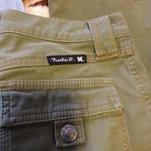 Frankie B size 24, fit like 25